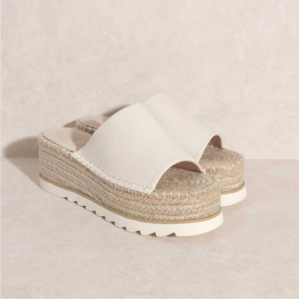 Oasis Society Women’s Cream Platform Slide Sandals - Picture 2 of 11